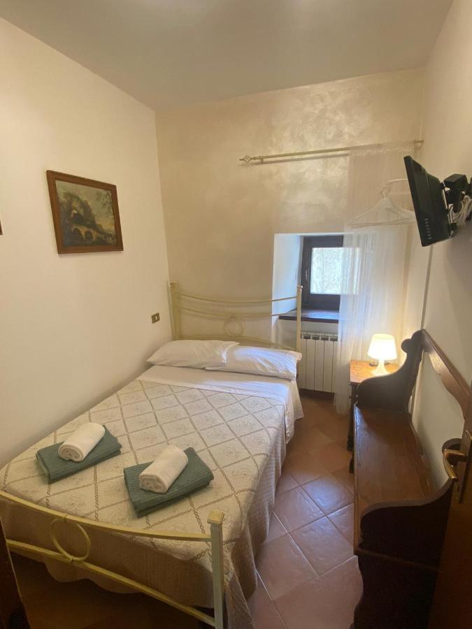 Affittacamere Nonna Rosa Vallo di Nera Exteriör bild